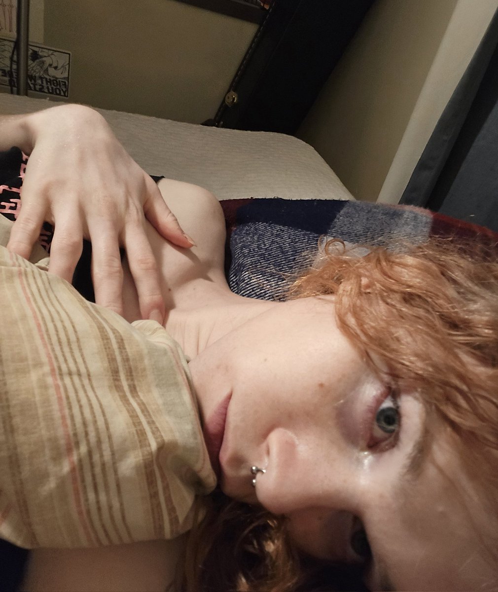 caprigrrrrl's tweet photo. :p I still hate it here just wanted to brag that I'm a girl (2017 me would be so proud) https://t.co/MotAnPxqPp