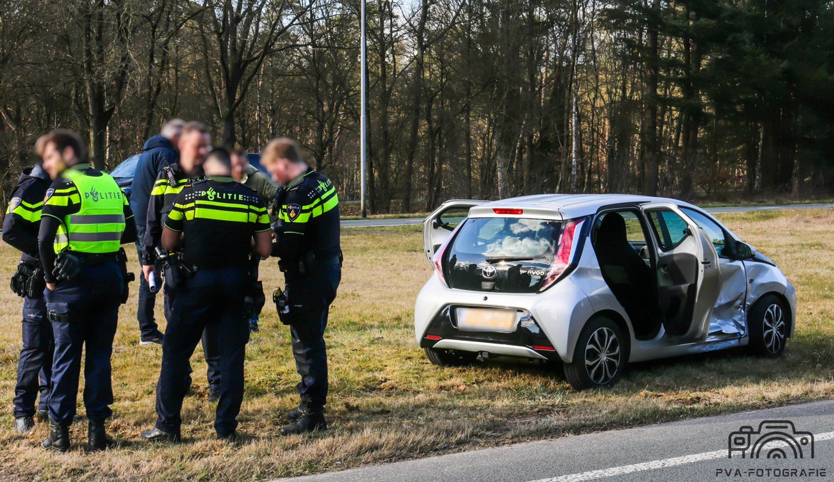 Aanrijding tussen twee auto's in Ugchelen
