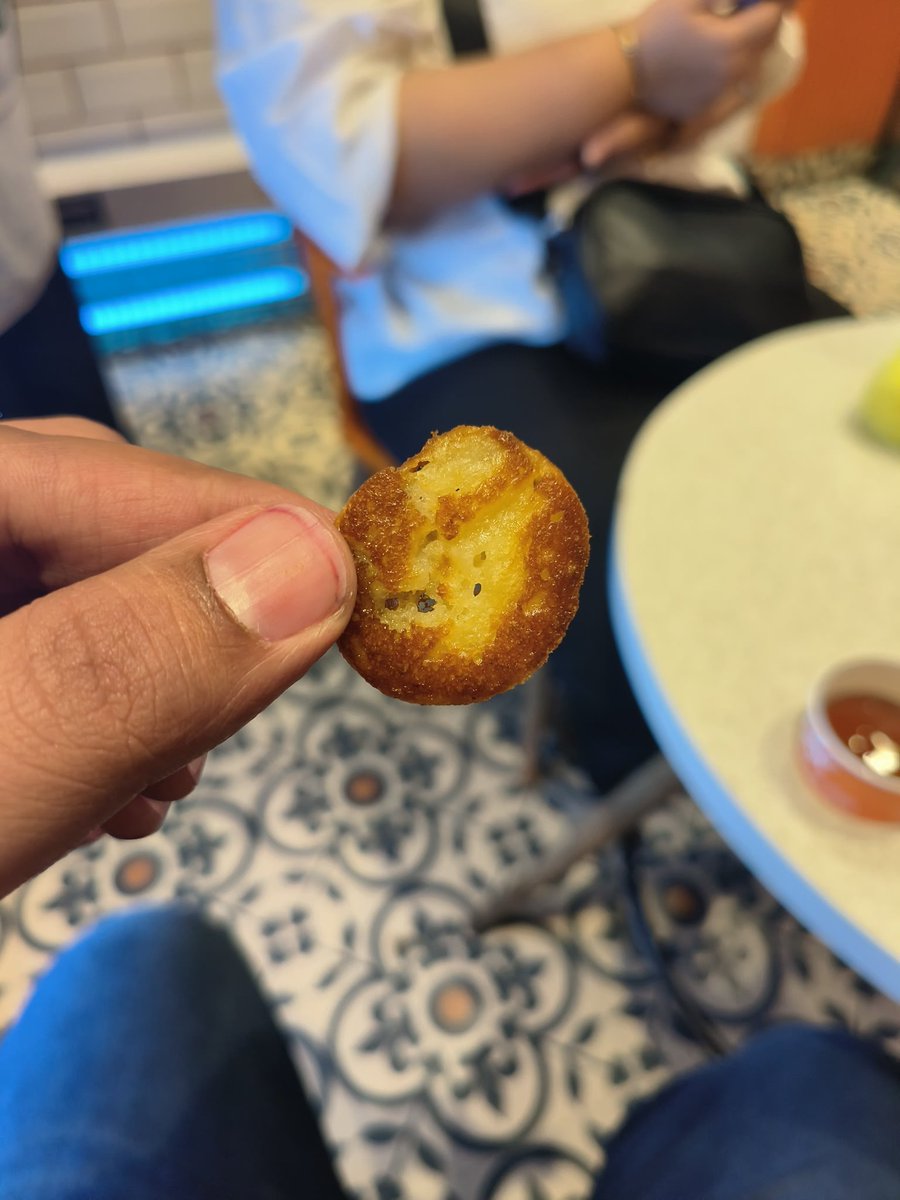 pranshu404's tweet photo. Very bad quality and pathetic service at The Waffle Co, Sector 31 Gurgaon. Staff was rude and did not want to take orders. Is it the size of pancakes you offer and with so much oil in it.
 @TWCwakad_Pune
#patheticservice https://t.co/gwRiZLFkGx