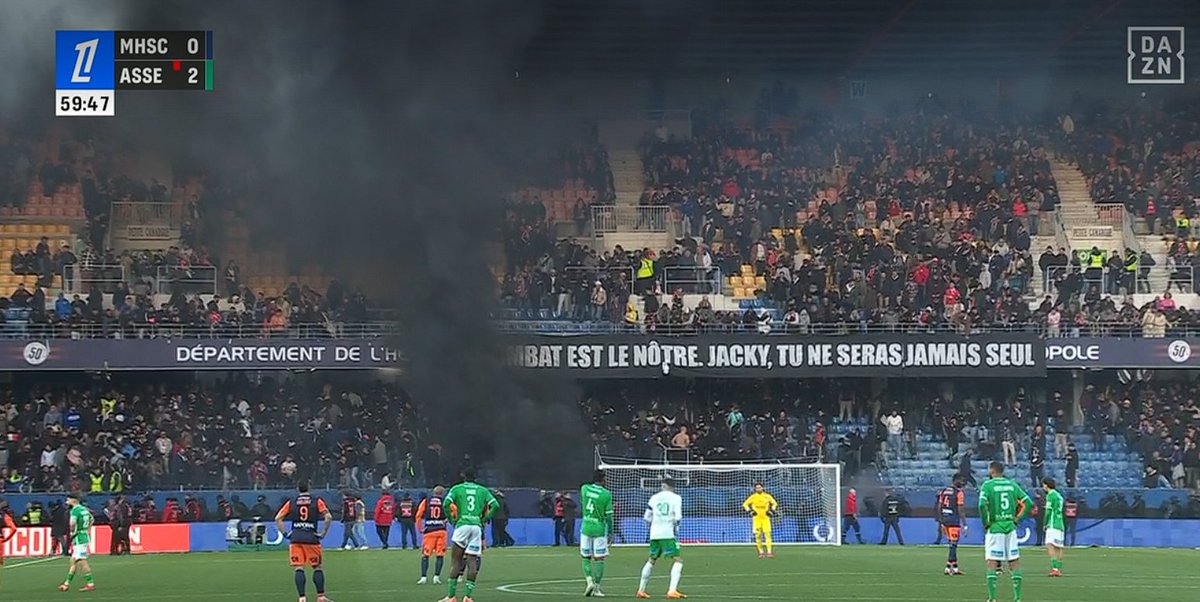 MercatoPlein's tweet image. 🚨 Didier, 64 ans, a mal maîtrisé la cuisson de ses merguez à la Mosson.

(Sauce God)

#mhscasse