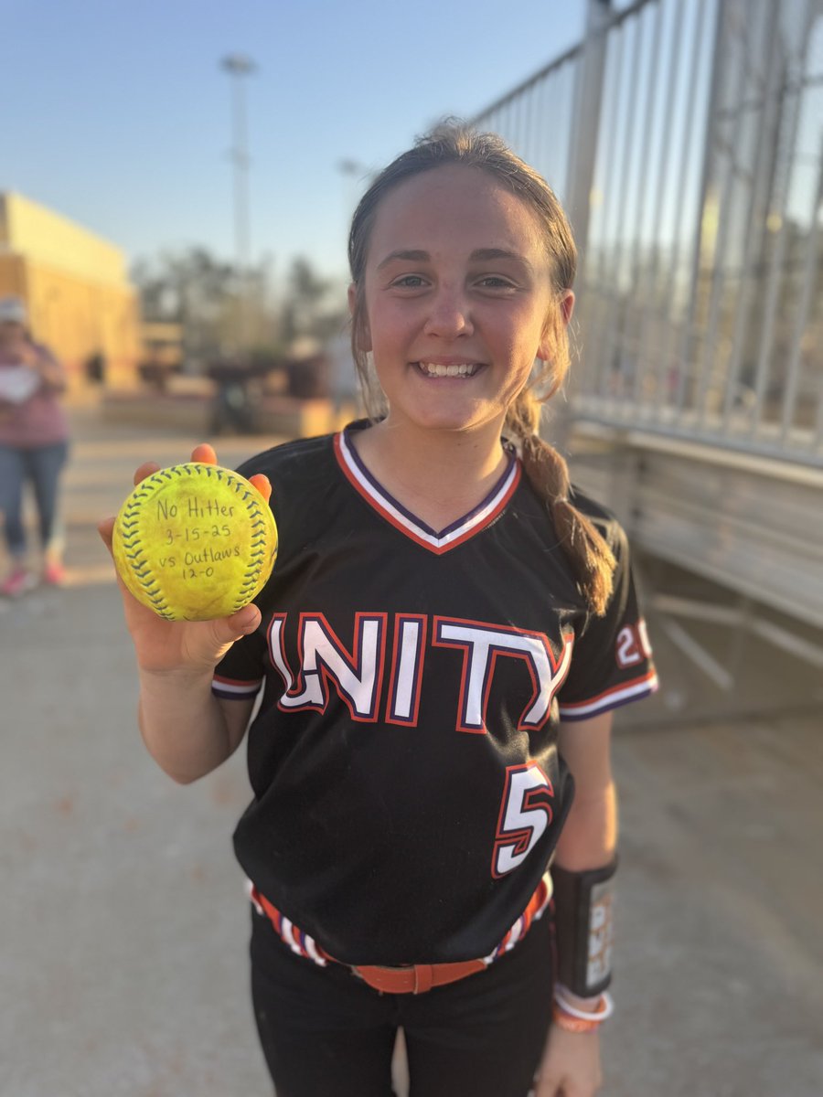 Carson_Yarbro5's tweet image. My @unity12ustone girls had my back yesterday too! They helped me get this no hitter! @UnityCoachJosh @PresleyHarris10 @furnitureman_22 @GatorsSB @UGASoftball @LineDsoftball @d1fastpitch1 @ExtraInningSB