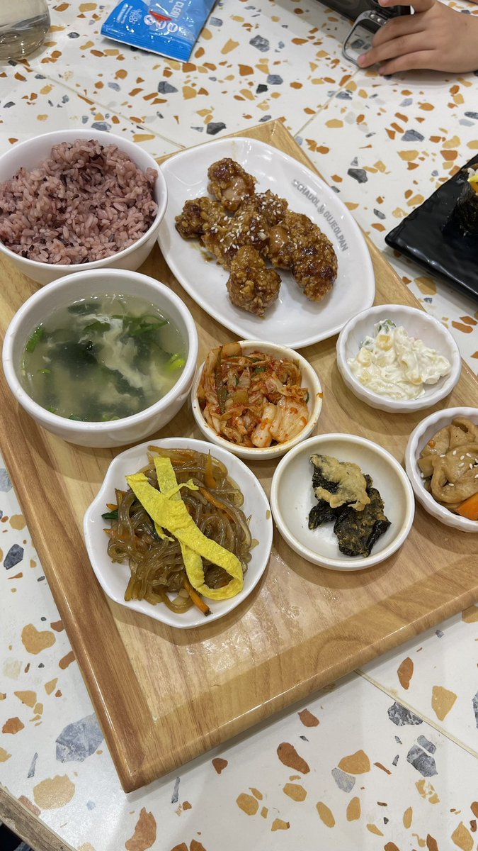 anisskn's tweet photo. @FOODFESS2 Korean food https://t.co/oEpqUC3Xn5