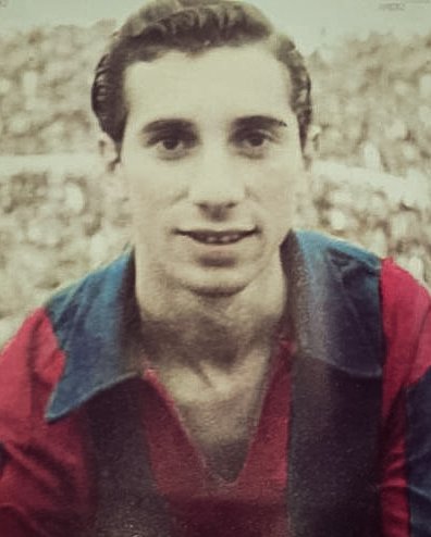 SanLorenzo's tweet photo. "San Lorenzo fue mi vida. Mi papá me hizo socio a los 3 años..."

Primero que nada, Carlos Salvador Bilardo es cuervo. Además, hizo inferiores en el Ciclón, en 1958 debutó en Primera con la camiseta más linda de todas (3 goles) y fue el técnico azulgrana que dirigió el último partido jugado en el Viejo Gasómetro... Hoy es su cumpleaños 87.

¡En Boedo celebramos con vos, Carlos querido! ¡Feliz cumple! 💙❤️