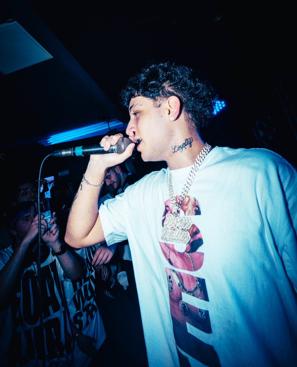 Juanrg___'s tweet photo. fotos que le hice ayer a Zell 🤞🏻❤️ https://t.co/3ZWVIGVg3R