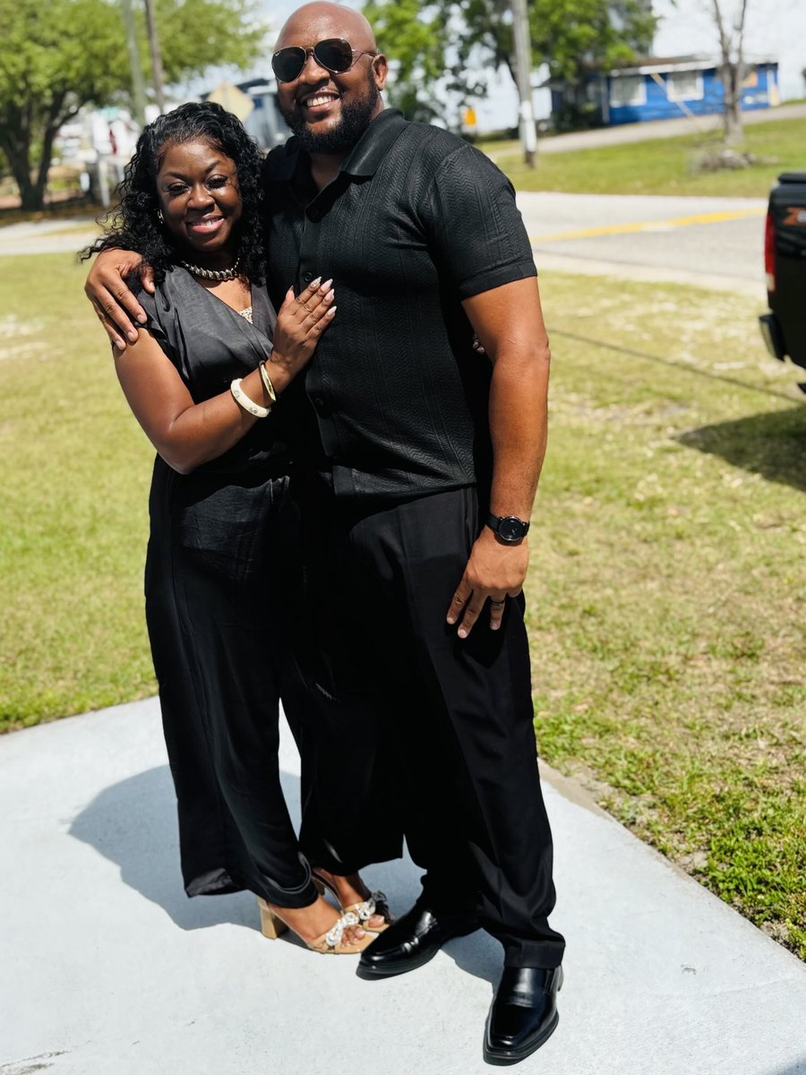 sugarmama813's tweet image. God has been good to us so it’s only right that we give Him some of our time to show him how grateful we are for his Grace and Mercy❤️🙌🏽🙏🏽 #Churchflow #TheColemans❤️