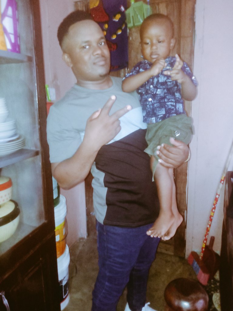 AbeidHoza's tweet photo. Kijana mdogo https://t.co/mPFtNrY1c7