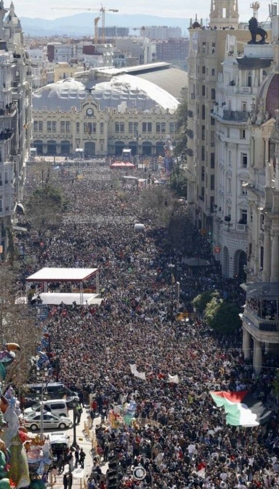 BDSPaisValencia's tweet photo. 🔥 Intifalla palestina en la mascletà del Dia de la Plantà de les Falles 2025! 

🇵🇸 Festa sí, lluita també! Seguim i seguirem lluitant! Palestina lliure, boicot Israel! https://t.co/LBkOuKnMGc