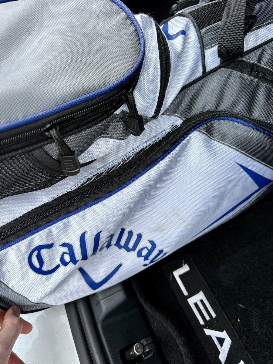 bigstef1080's tweet photo. Hey @HOTGOLFUK and @CallawayGolfEU I hope you can both agree that this is not the quality that you’d expect from a product purchased for my son’s Christmas. Can you advise on how I can get this bag replaced. Clubs are great but bag is of poor quality as pictures show https://t.co/zXoKAqfZ56