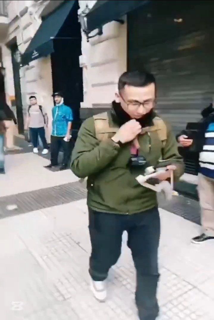 MConurbasic's tweet photo. Que rápido conseguimos los datos del subinspector GONZALO FARÍAS de la policía federal. Así que no era policía... Así que era periodista... Así que no era infiltrado... Así que no era un perro de Bullrich...

Dios bendiga a la internet https://t.co/XWiRoiv0ME