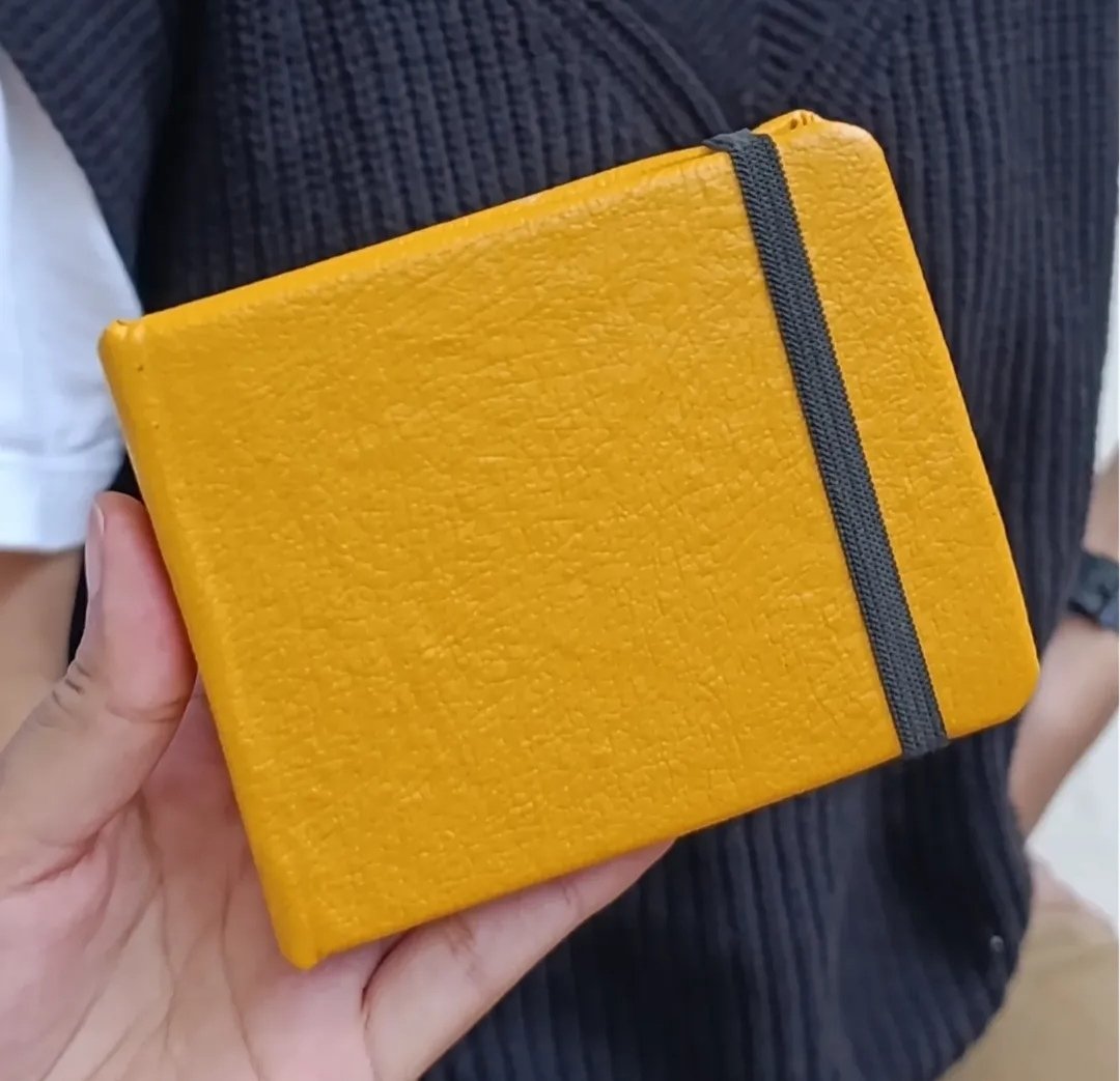 elartefactorio's tweet photo. PROMO MINI ETÉREAS 

Hojas blancas, formato horizontal 11*9cm, varios colores de semicuero y tela para las tapas.

Dos libretas por 12$ (si, te llevas las dos libretas por ese precio) 

Entregas personales en Caracas y envíos a toda Venezuela!!!
 https://t.co/RA4rDRY18o https://t.co/KB2834wRZv