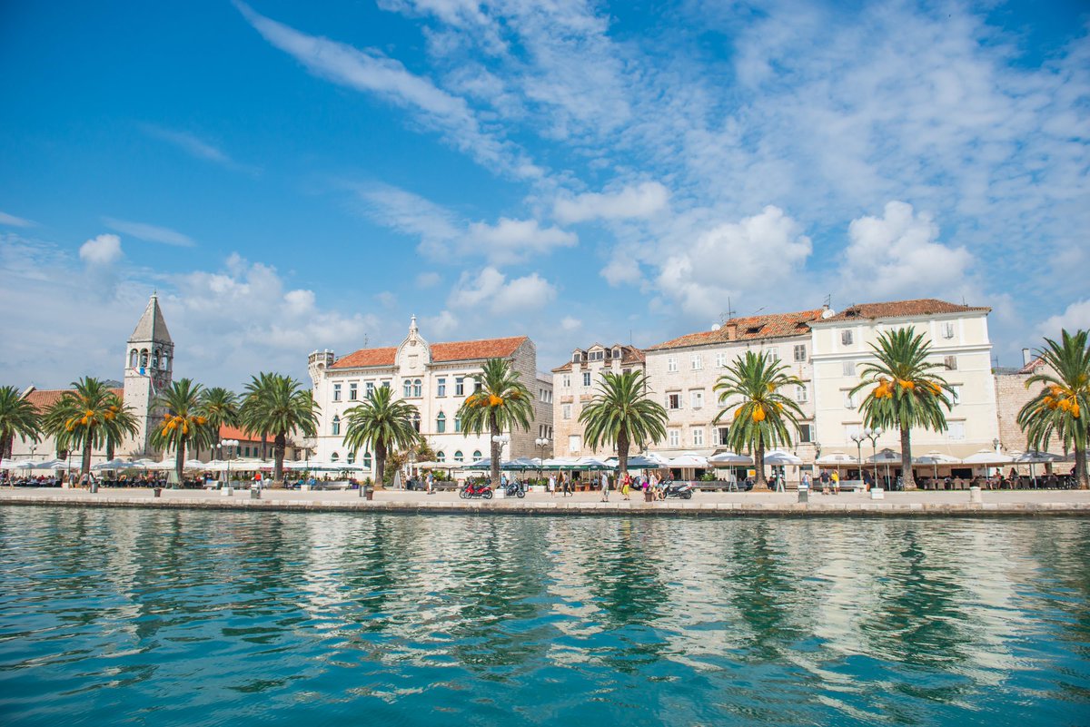 CroatiaGems's tweet photo. Trogir Old Town on the Split Riviera is a charming spot by day &amp; night. A superb base for a Croatia villa holiday.. 
Read more: https://t.co/dSb51zuNj4 #croatiavillas #villaincroatia #croatianvillas #villascroatia #villasincroatia https://t.co/DzgL0Se8dK