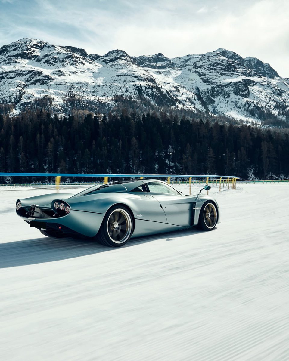 beyondcoolmag's tweet photo. #paganihuayra #codalunga #artisanal #luxury #hypercars #hypercar #stmoritz #lake #luxurycars #luxurycarlife #winterphotography #mountainphotography #lifestylephotography #travelphotography #carphotography #carsofinstagram #instacar #beyondcoolmag #motion #travel #urban #life https://t.co/OKD269P9Bk