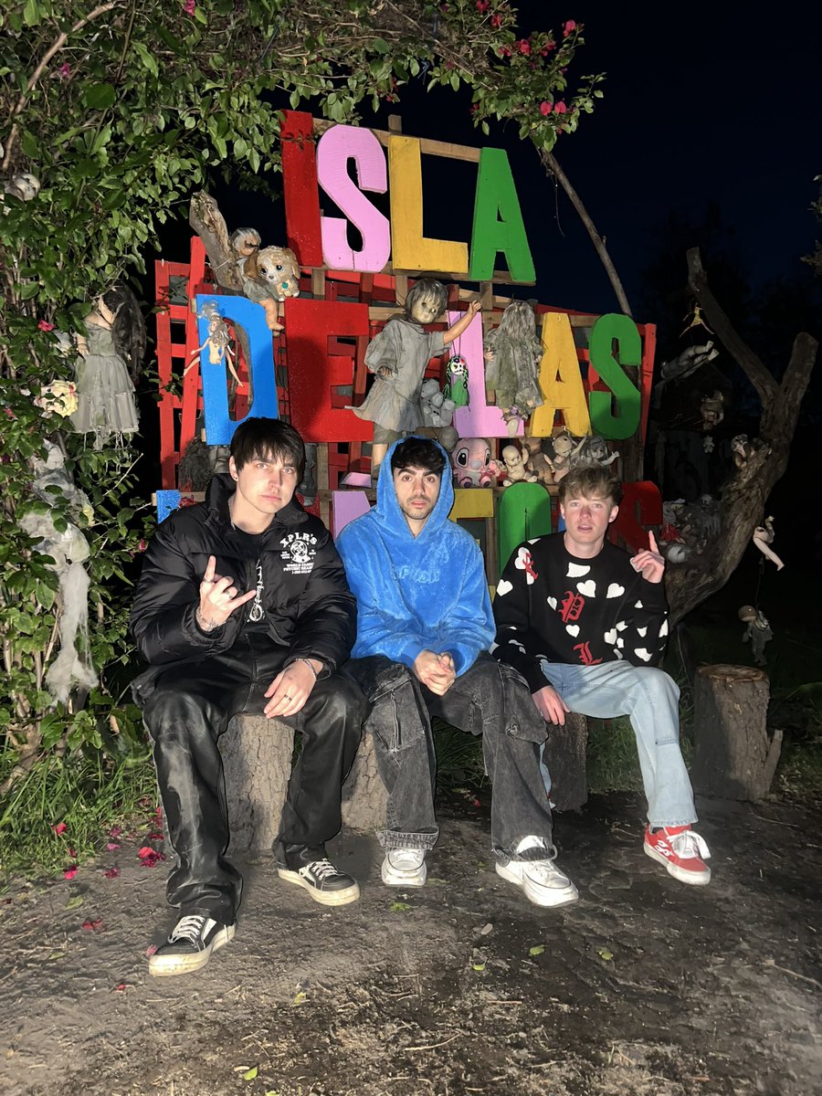 we’ve been waiting YEARS to get access to Doll Island… this was an adventure of a lifetime that took a dark turn after a ritual to summon the spirit of La Llorona 👰🏻‍♀️
•
vid w/ <a href="/fedevigevani/">fede</a> out now!  (PS - OUR WHOLE CHANNEL IS NOW DUBBED IN SPANISH ‼️)