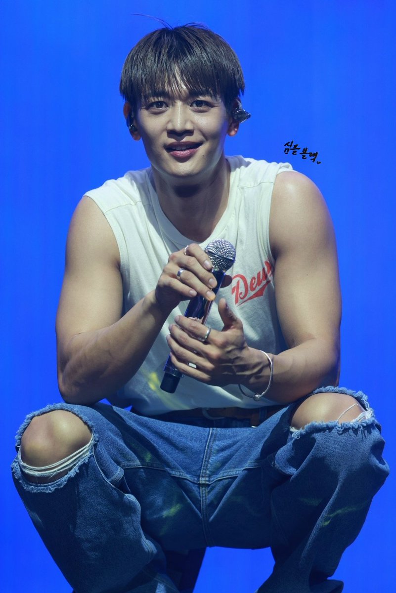 simpleblack1209's tweet photo. 250316 민호 MEAN of my first 마리나 preview (12)

가지마~

#민호 #샤이니 #MINHO #SHINee #ミンホ https://t.co/seuxIWyYba