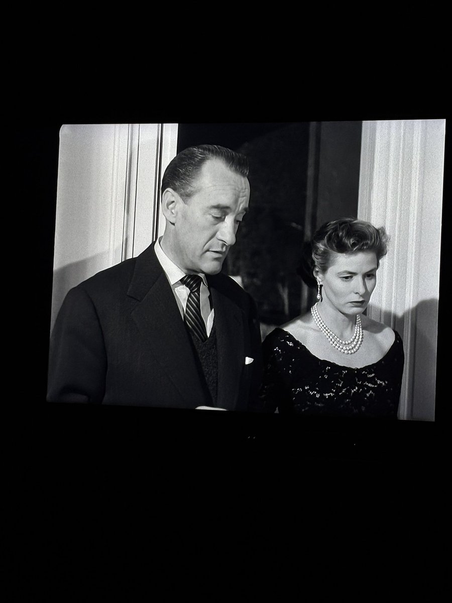 Il non avere più nulla da dirsi, diventare due estranei insopportabili.
Viaggio in Italia (1954), Roberto Rossellini.
George Sanders e Ingrid Bergman.