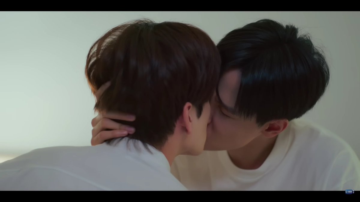 tinnisasimp's tweet photo. is it really a faifawine episode if they end it with a kiss 😭

#Perfect10LinersEP21 
#JuniorMark https://t.co/Zj5ln2EBNW