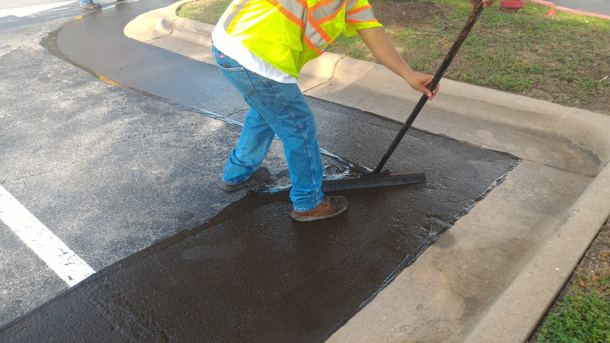 Canada's Nationwide Driveway Sealer Ban Starts in October! | Coal Tar Free America coaltarfreeusa.com/2025/03/canada…