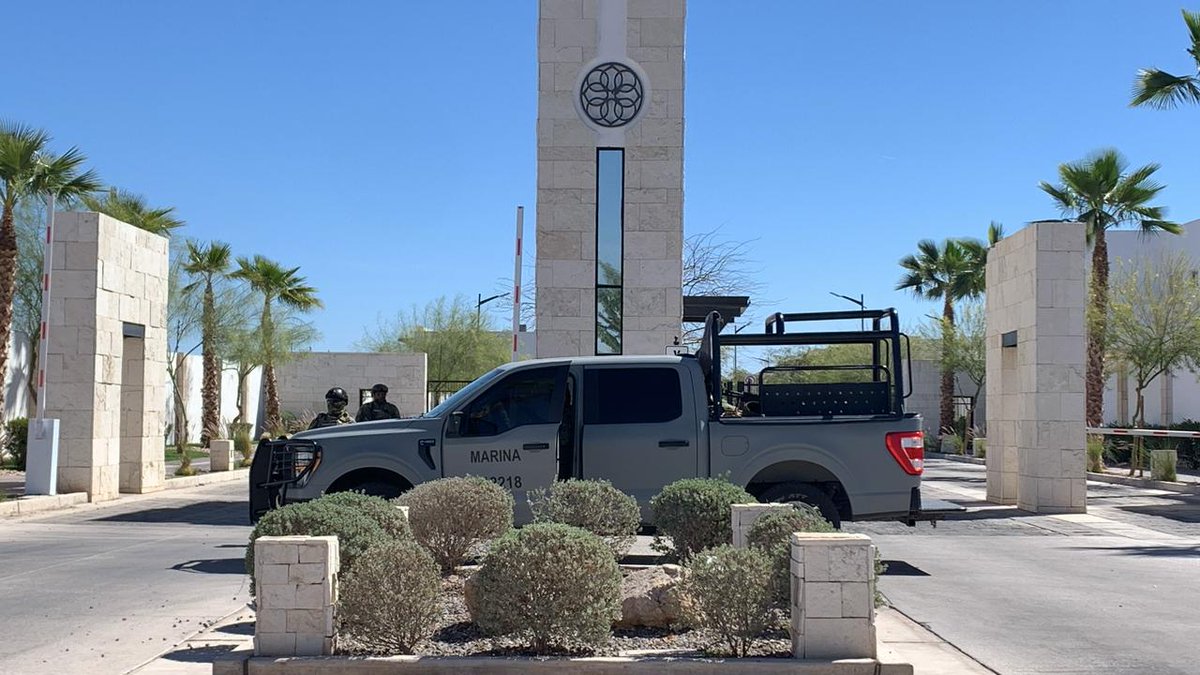 elalbertomedina's tweet image. 🔴 Registran presencia de agentes de la #Marina y #AMIC en fraccionamiento Alta Rivera Residencial al poniente de #Hermosillo.

Al parecer autoridades están llevando a cabo un operativo en la zona, aun no se tiene en claro si es un careo, una orden aprehensión o el motivo, sin