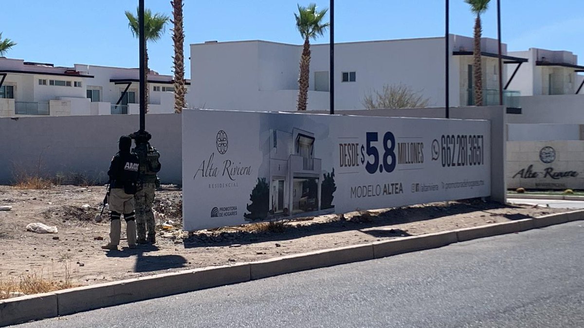 elalbertomedina's tweet image. 🔴 Registran presencia de agentes de la #Marina y #AMIC en fraccionamiento Alta Rivera Residencial al poniente de #Hermosillo.

Al parecer autoridades están llevando a cabo un operativo en la zona, aun no se tiene en claro si es un careo, una orden aprehensión o el motivo, sin