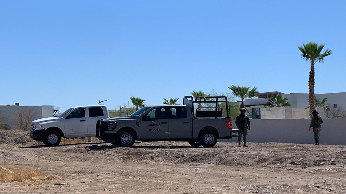 elalbertomedina's tweet image. 🔴 Registran presencia de agentes de la #Marina y #AMIC en fraccionamiento Alta Rivera Residencial al poniente de #Hermosillo.

Al parecer autoridades están llevando a cabo un operativo en la zona, aun no se tiene en claro si es un careo, una orden aprehensión o el motivo, sin
