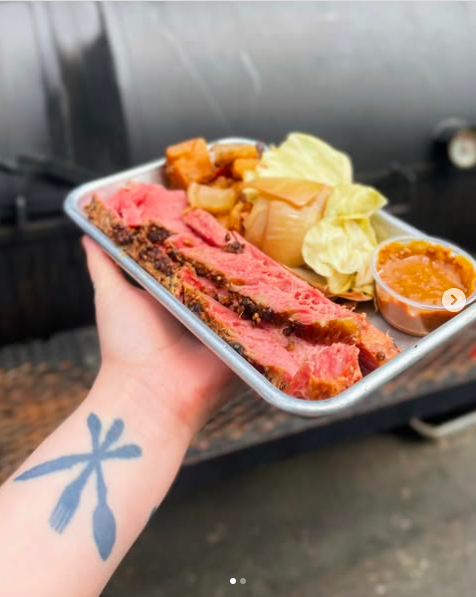 SacramentoTop10's tweet image. Get your smoked corned beef at Lefty's Taproom in #EastSac today - before they sell out!