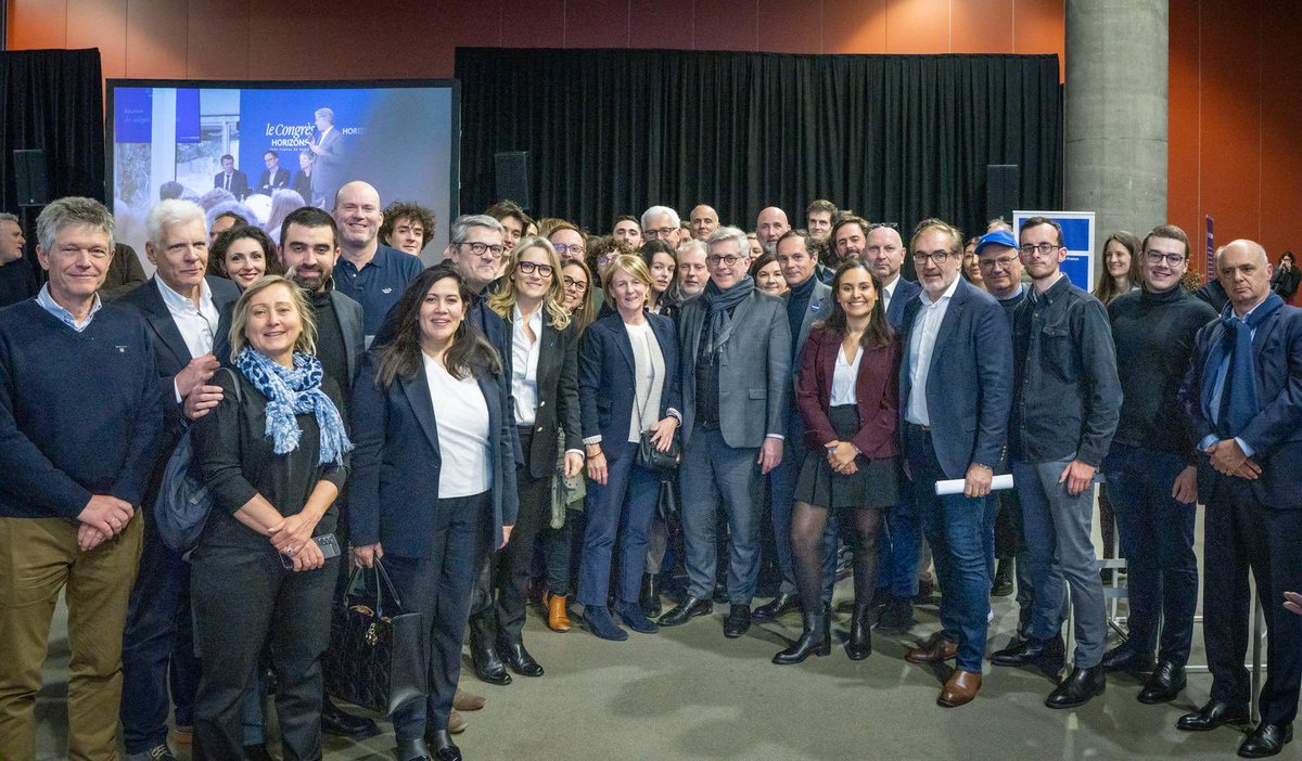 Emmanuel_CANTO_'s tweet image. Congrès qui donne du peps face au « désenchantement démocratique » ! @EPhilippe_LH nous a invité à constituer « une grande armée civile pour transformer la france ». Merci à mes collègues du CM de #Puteaux notamment @BSirsalane Présidente @Femmes_Dem