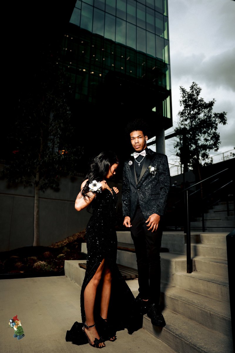 yutreesh's tweet photo. book me for yall prom or anything you need https://t.co/pzF6hmN2Zv