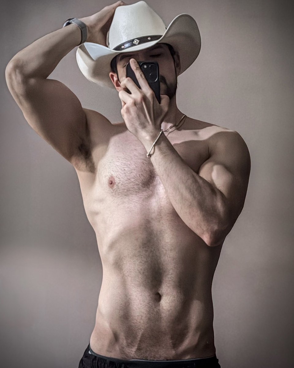 abrahamvaldivia's tweet photo. Donde tú vaquero sea yo, ahí es 🤠 https://t.co/adLylt0tMG