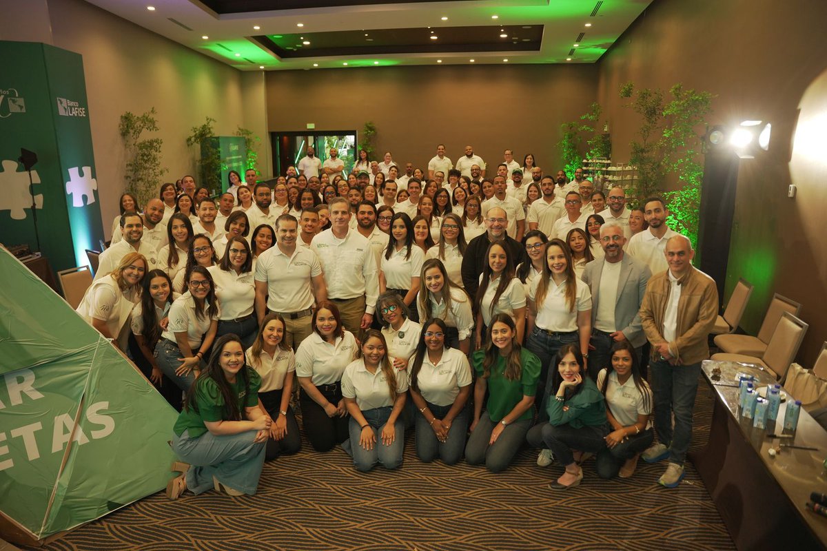 Banco Múltiple LAFISE realiza encuentro Visión Estratégica 2025

larepublicapost.com/banco-multiple…

#larepublicapost #bancolafise #visionestrategica2025 #economiard