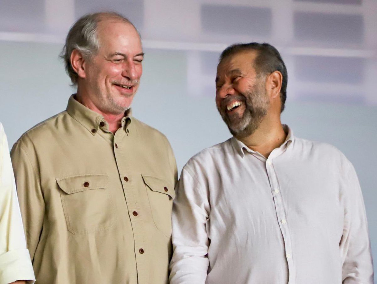 cirogomes's tweet image. Hoje é dia de parabenizar meu irmão, @CarlosLupiPDT, presidente do PDT e grande lutador da causa brasileira. Muita saúde, paz e força neste novo ciclo!