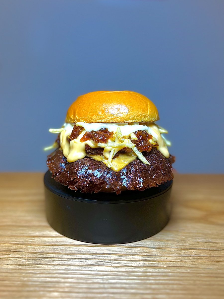 cheddyking's tweet photo. Lacy top, burger que llevamos al festival Mastika https://t.co/5QvlrQrdkV
