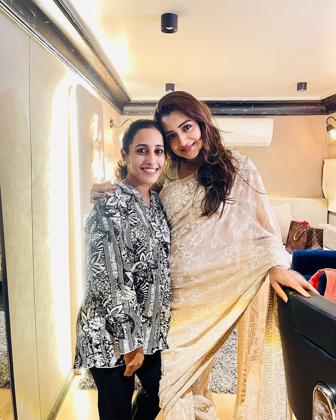 GmLohEra8AABLxt?format=jpg&name=large