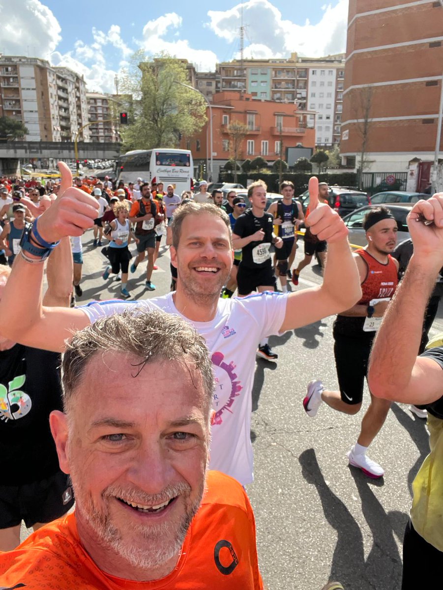 SaraceniAndrea's tweet photo. Un pezzo di #RRTM per incitare gli amici maratoneti!
#running #runlovers #iocorroqui #Roma https://t.co/nM4VjiOVZG