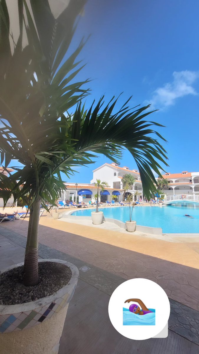 Estimados huéspedes,
Nuestro hotel continúa operando con total normalidad, brindando experiencias vacacionales de la más alta calidad. En caso de tener alguna duda o inquietud, por favor contáctenos directamente al número de teléfono del hotel o mediante nuestras redes sociales