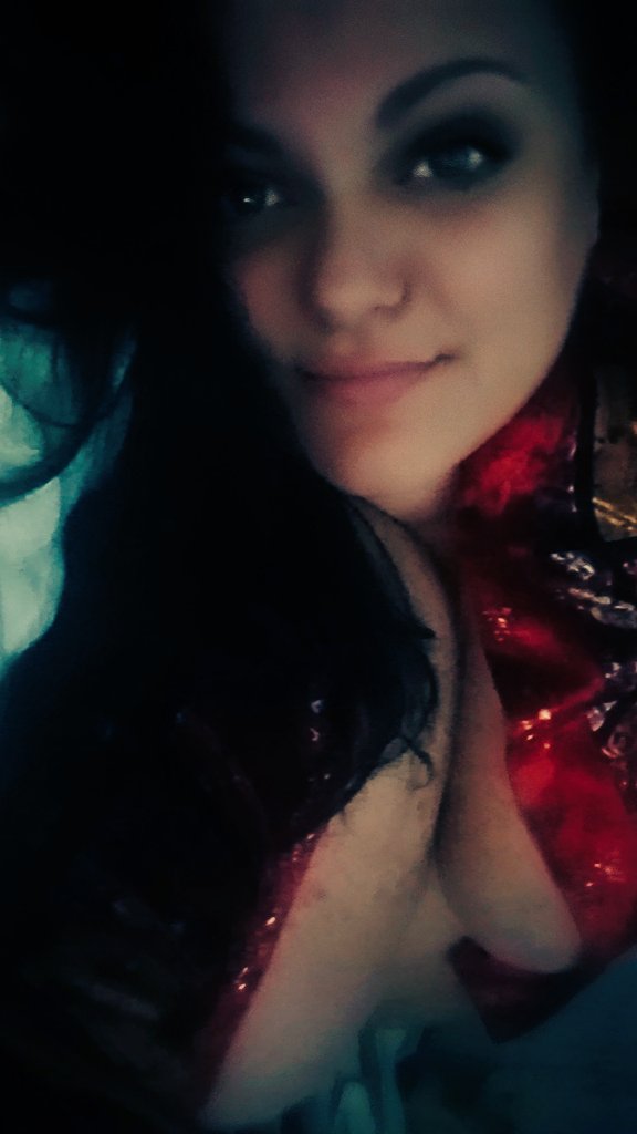 Se non vi siete mai drogati di una persona ,delle sue labbra ,della sua pelle ,del suo sapore,che ne sapete  voi della passione?!

Buona serata ❤️ 🖤