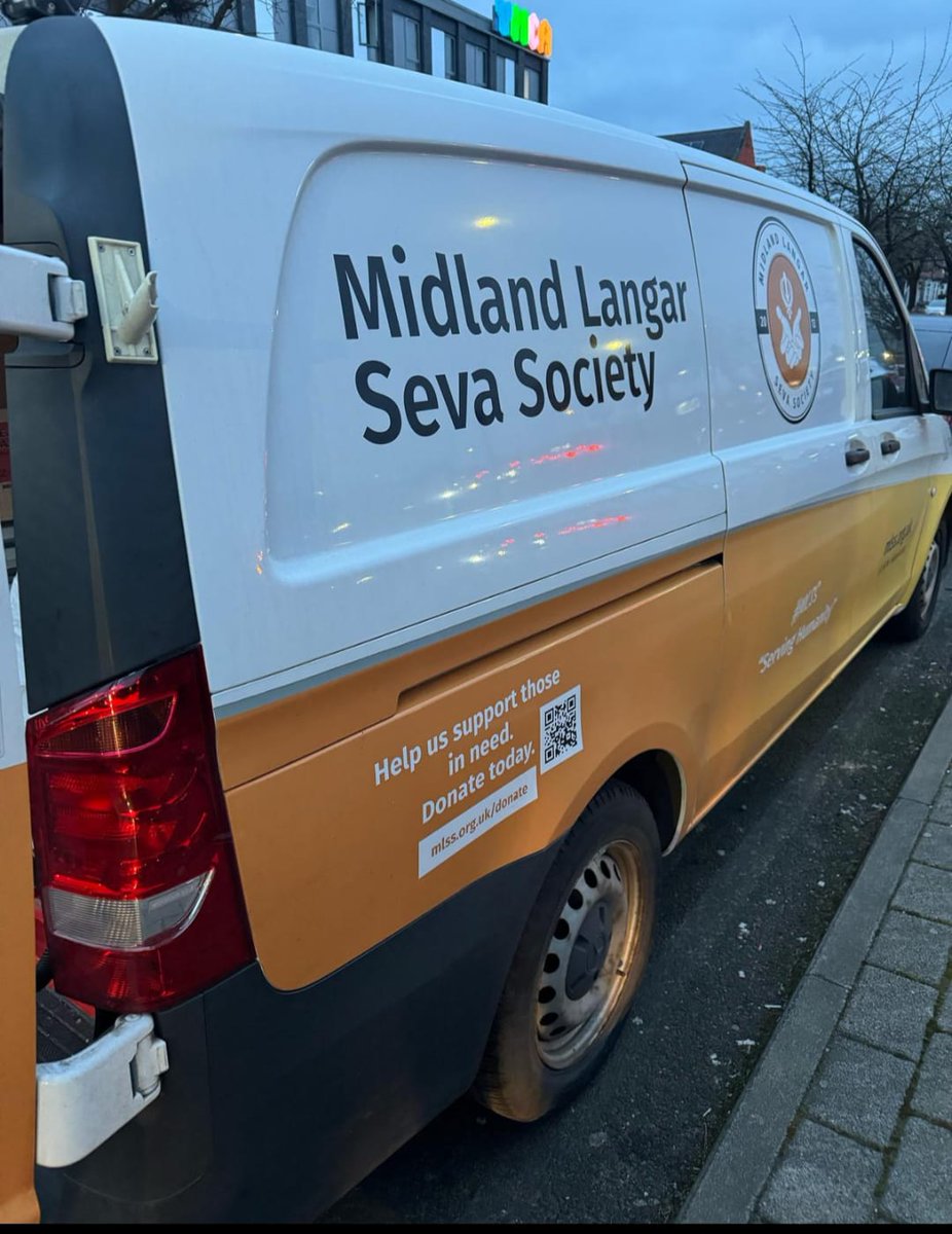 🌟 WMP Sikh Association Community Outreach - Seva &amp; Service🌟On 7th March 2025, we teamed up with the Midlands Langar Seva Society at the Clock Tower, West Bromwich, to share the spirit of Seva – selfless service.
#CommunityOutreach #Vaisakhi2025 #WMP #MidlandsLangarSevaSociety