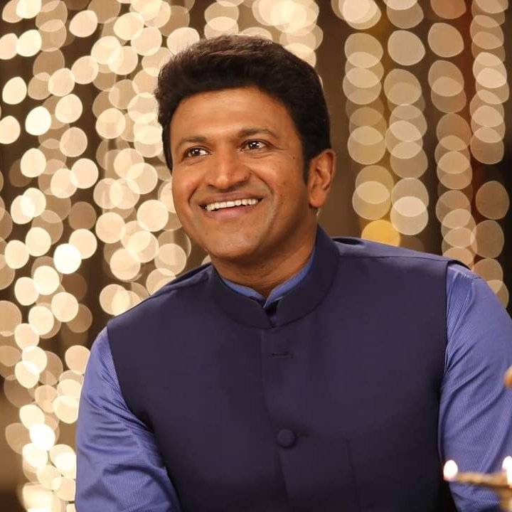 appuone7's tweet photo. Happy 50 year Birthday to My Boss "Appu avru"
No matter what, u will always be there in all my good deeds
You will be there until the sun and moonlight pass on Earth. 
#DrpuneethRajkumar 
#AppuLocal 
#AppuLivesOn https://t.co/847yYeA0VY