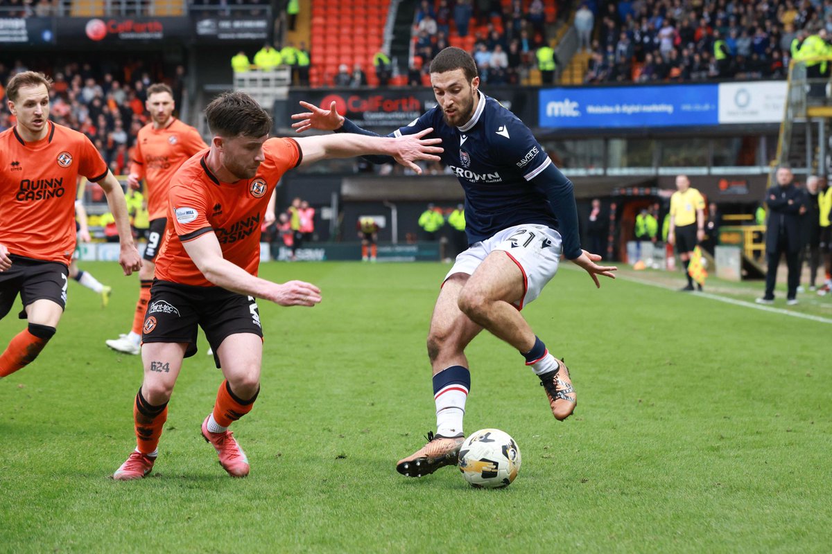 DundeeFC's tweet photo. 5️⃣ star performance ⭐️ 
4️⃣ goals 💥 
3️⃣ points 🫡

#Dundee1893 https://t.co/pnohidnakw