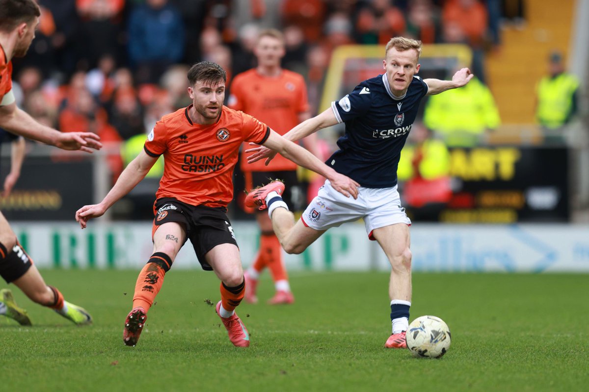 DundeeFC's tweet photo. 5️⃣ star performance ⭐️ 
4️⃣ goals 💥 
3️⃣ points 🫡

#Dundee1893 https://t.co/pnohidnakw