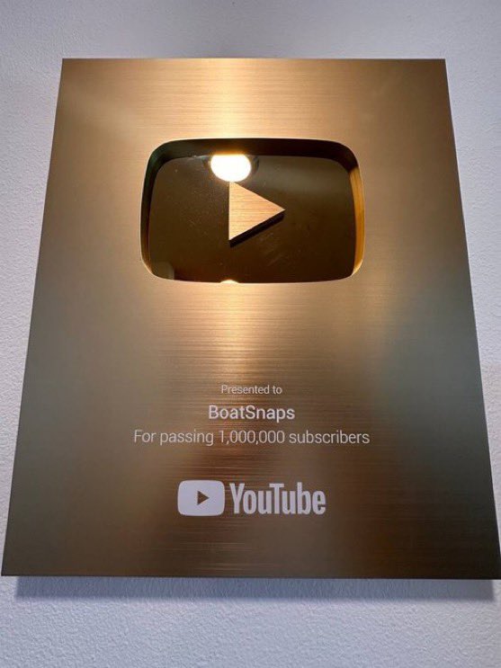 cryptodiver1983's tweet image. Keep buying 
 #boatsnaps

FSRoBup222M53qLDKNjQDFQppfEJ3QisXpQx1Nxepump

Dev doxxed owns business films yachts in Miami. 

3.4millions subs YouTube plus other socials 6 figure subs. 

50k mc got sniped. About to moon this thing. rare gem. 

#crypto #solana #raydium