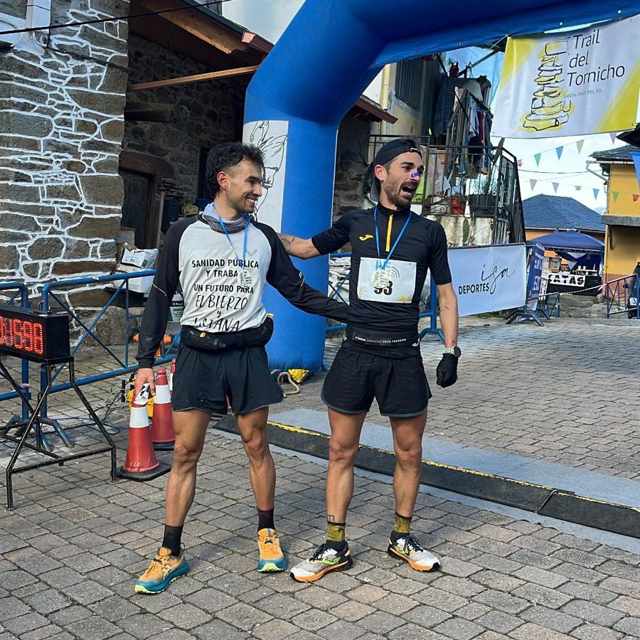 jaimeromosntmr's tweet image. Volviendo a correr en Santa Cruz del Sil el último fin de semana del invierno. Las cosas han cambiado mucho, pero yo la he disfrutado tanto o más que otros años. Carrera popular para el pueblo. De la mano hasta meta con @MarioMirabel :)