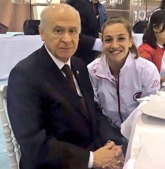 Milli boksörümüz Buse Naz Çakıroğlu, dünya ikincisi olarak gümüş madalya kazandı!

TEBRİKLER ASENA 🐺🇹🇷👏🏻