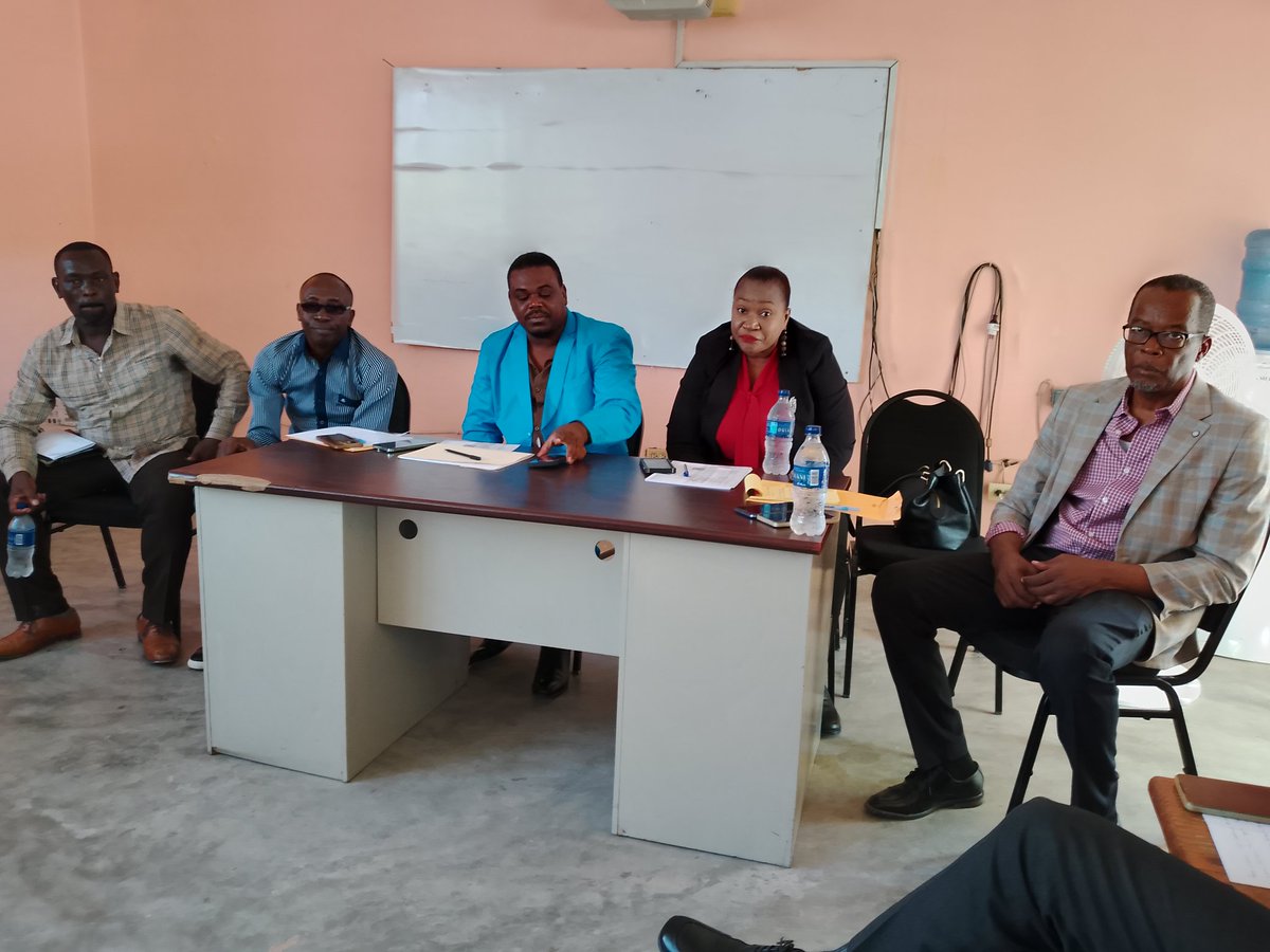 Le nouveau DDEC, Antonio Wilson, a rencontré pour la 1ère fois, le 14 mars 25, les inspecteurs, directeurs d'EFACAP, CP dans le Bas Plateau, à l'EFACAP de Mirebalais. Il était accompagné de ses adjoints et du coordo. dép. de l'UCEFACAP afin de s’informer des défis du secteur.