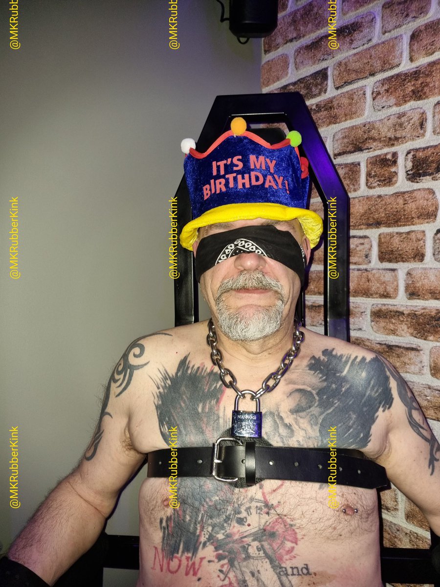RubberedUp ๐ Mancsbound 16/5/25 (@mkrubberkink) on Twitter photo When one is sitting on a throne, one has to have a crown ๐คฃ
Sir <a href="/Sj23NickLeeds/">SJNick</a> doesn't look too impressed - I have no idea why ๐ค
<a href="/FallenAngel1970/">FallenAngel1970</a> <a href="/ChastityMaster4/">MasterChastity ๐ Slave Chastity Management.</a>
<a href="/JamesBondageSX/">JamesBondageSX</a> When one is sitting on a throne, one has to have a crown ๐คฃ
Sir <a href="/Sj23NickLeeds/">SJNick</a> doesn't look too impressed - I have no idea why ๐ค
<a href="/FallenAngel1970/">FallenAngel1970</a> <a href="/ChastityMaster4/">MasterChastity ๐ Slave Chastity Management.</a>
<a href="/JamesBondageSX/">JamesBondageSX</a>