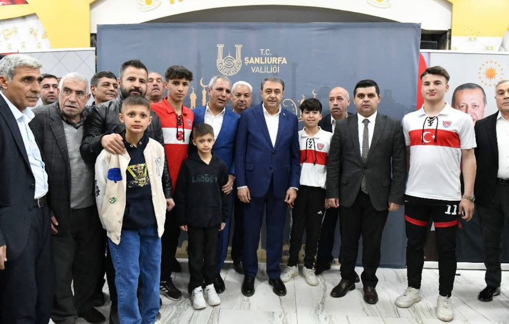 İlçemize iftar programı için teşrif eden Sayın Valimiz Hasan ŞILDAK’ı  Milli sporcularımız ile beraber karşıladık. İlçemize ve spora gösterdiği ilgi ve alakasından dolayı teşekkür ederiz.  <a href="/hasansildak/">Hasan ŞILDAK</a>