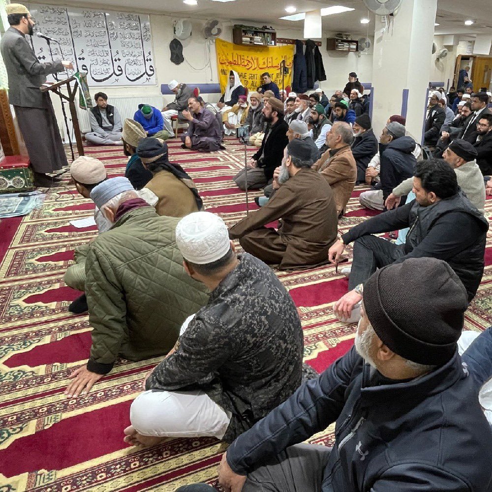 UK 🇬🇧
Jummah sermon at Islamic Center, Southhall, London.
Topic: Concept of “recognition of Allah/Ma’rifah” in the Kalam philosophical tradition of Islam