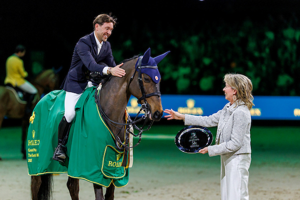 HorsewebDe's tweet photo. Rolex Grand Prix für Simon Delestre (FRA) und Cayman Jolly Jumper beim Dutch Masters - sieben Paare gaben auf - deutsche Asse ohne Fortune. https://t.co/HJth2nJjCd
#showjumping #RolexGrandSlam #DutchMasters #SimonDelestre https://t.co/wlLIfd4wdw