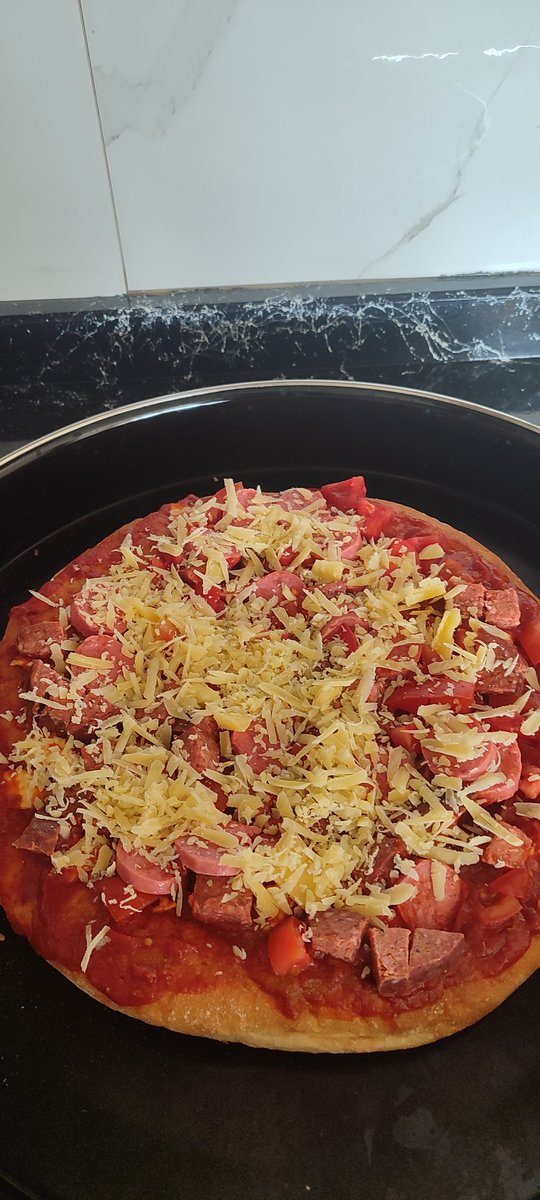 Evde fazla olan Ramazan pideleri den çok güzel pizza 🍕 oluyor Aklınızda olsun ❤️😇😘