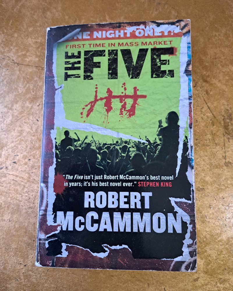 john_f_leonard's tweet image. The #BookBoxes 📚 have been opened - posting #BookCovers from #MyLibrary
44
A #roadfiction #thriller from #RobertMcCammon : )

#Readers #Reading #BookLovers #LoveReading #LoveBooks #ReadingBooks