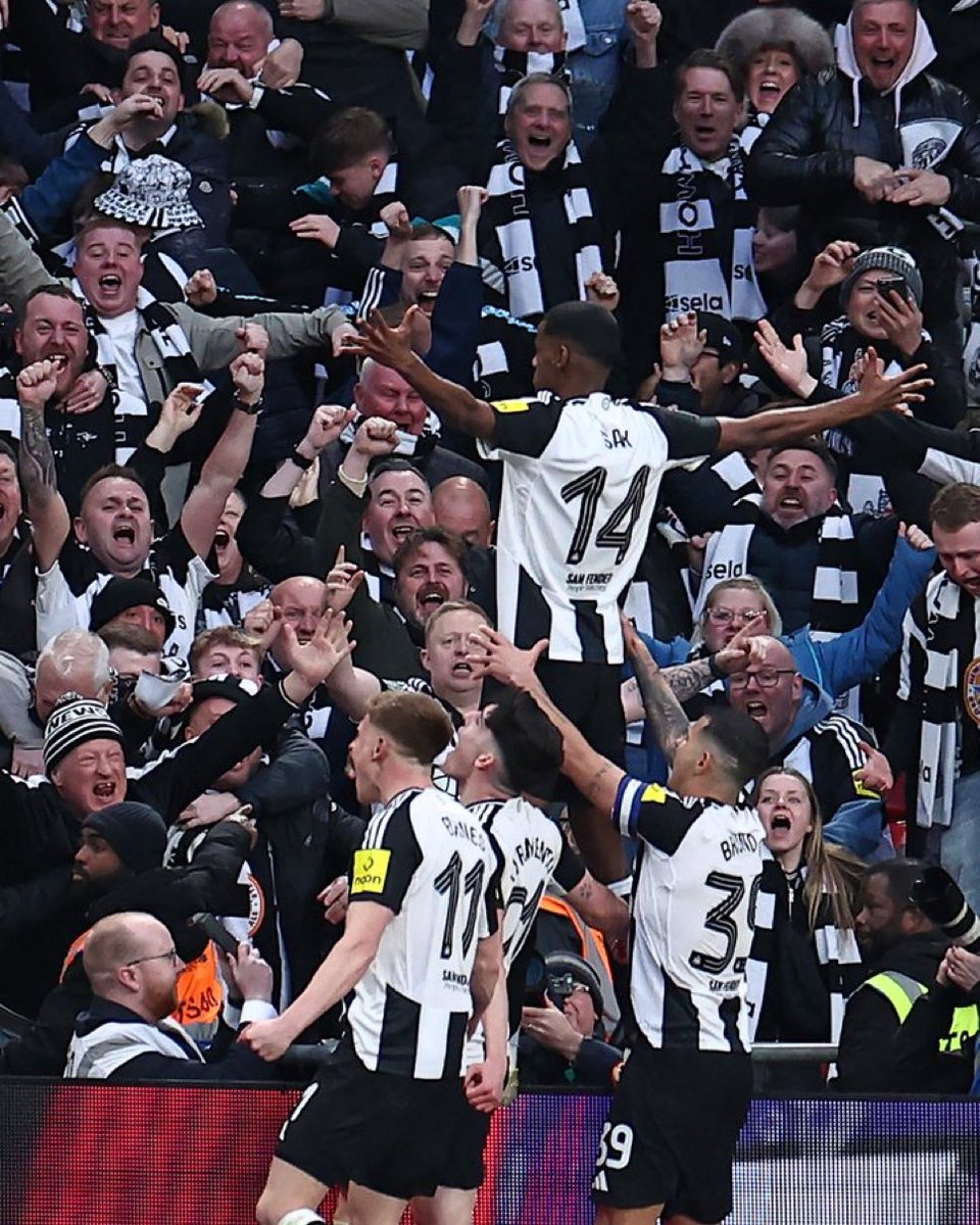 Mercado_Ingles's tweet photo. Newcastle gana su primer título por primera vez en 70 AÑOS tras ganar la FA Cup 1954-1955. https://t.co/cjgu1kUeVy